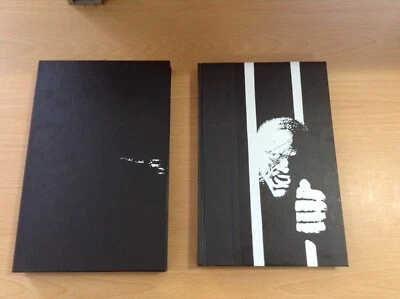 Sin City: That Yellow Bastard Slipcase HC-FRANK MILLER FIRMADO Y NUMERADO 338/500 Foto 1 de 4