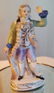Estatuilla antigua alemana de porcalina alemana - Imagen 1 de 6