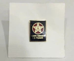 Botón de pasador de colección Old Texaco seguro conductor empleado premio 13 años gasolina aceite solapa de combustible - Imagen 1 de 5