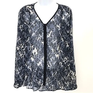 Blusa Top CAbi S Fatale Azul Estampado Animal Pequeña Gasa Negra Blanca Para Mujer - Imagen 1 de 9