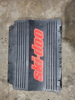 SKI-DOO FORMULA STX 1995 aleta de nieve 572047100 S026 letras rojas sobre negro  Foto 1 de 4