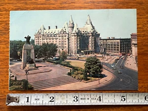 Vintage Postcard The Chateau Laurier Confederation Square National War Memorial - Picture 1 of 2