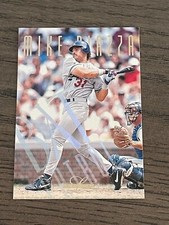 1995 Leaf Limited Bat Control Mike Piazza #10 Los Angeles Dodgers 