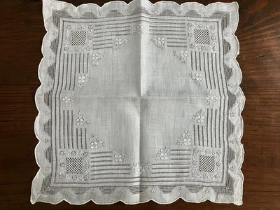 PAÑUELO DE BODA NUPCIAL BORDADO A MANO SUIZO VINTAGE PAÑUELO Foto 1 de 4