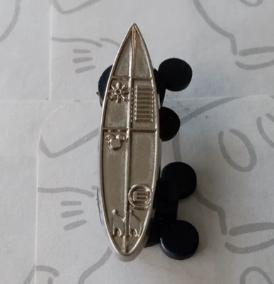 Pin Wall-E Surfboard Chaser 2018 Hidden Mickey DLR Disney 130355 Foto 1 de 2