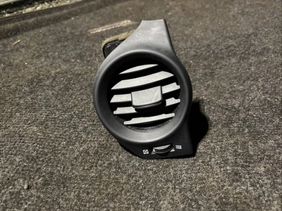 Lexus IS350 IS250 2006-2008 tablero delantero izquierdo del lado del conductor ventilaciones de aire OEM Foto 1 de 4