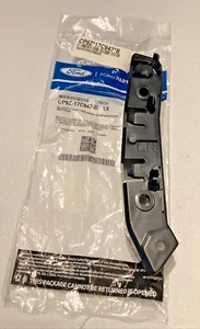 2012-2018Ford Focus Side Retainer LH Front CP9Z-17C947-B - Picture 1 of 3