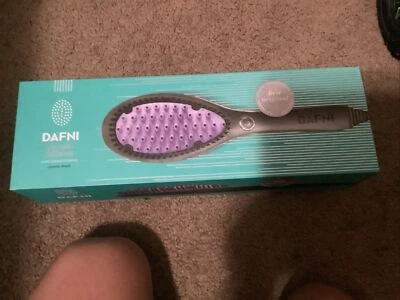 DAFNI Hair Straightening Brush Ceramic DH1.0B-SE Black/Purple Tested Works Great - Image 1 of 4