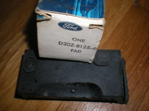 NOS 1970 1971 Ford Thunderbird Radiator Grill Filler D0SZ-8B469-D - Picture 1 of 2