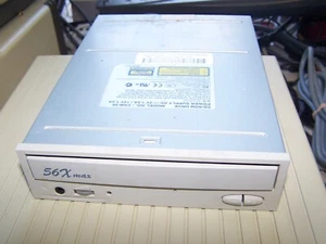 56 x lecteur de CD-ROM IDE modèle CSM-56 - Photo 1/3