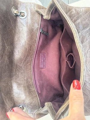 Bolso clásico con solapa Chanel cuero caviar envejecido marrón Foto 1 de 3