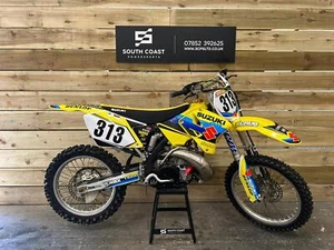 SUZUKI RM 250 2003 MOTOCROSS BIKE - Picture 1 of 8