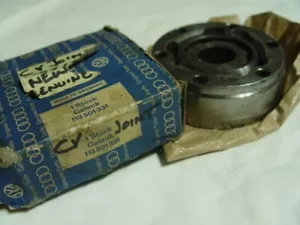 VOLKSWAGEN CV JOINT VW BEETLE 1965 - 79 113501331 - GENUINE NEW OLD STOCK LOBRO - Picture 1 of 5