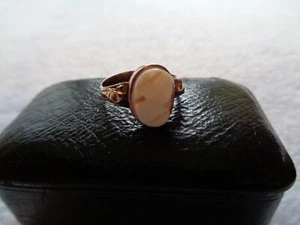 Victorian 9ct gold cameo ring. Yellow gold Hallmarked. Used condition. - Picture 1 of 10