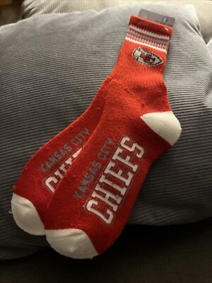 Men’s KC CHIEFS NFL For Bare Feet Socks Sz Lg Red 4Stripe Deuce - Image 1 of 4