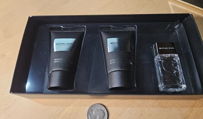 MICHAEL KORS Pour Homme Juego de 3 piezas Eau de Parfum + Gel de Ducha + Bálsamo para Después del Afeitado #A1-2 Foto 1 de 4