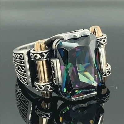 Anillo de circonita cúbica de corte cuadrado multicolor de cobre plateado con detalles dorados talla 9 Foto 1 de 4