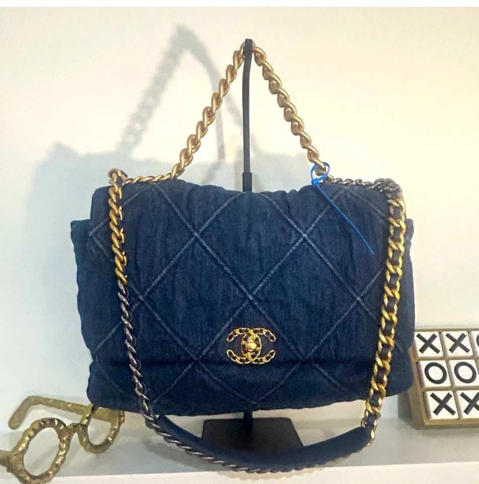 Bolsa de ombro Chanel denim azul acolchoada CC bloqueio de giro tiracolo autêntica - Imagem 1 de 4