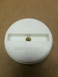 Sioux Chief 2-1/2" PVC DWV Cleanout Plug With Brass Insert - Picture 1 of 3