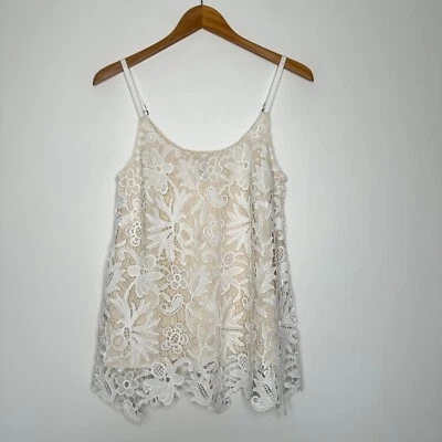 Camiseta sin mangas Cabi para mujer talla XS con recubrimiento de encaje blanco roto sin mangas 5254 Cottagecore Foto 1 de 4
