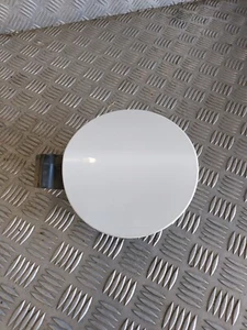 Trappe réservoir carburant - PEUGEOT 2008 I (1) PHASE II (2) - Couleur : EWP - Picture 1 of 4