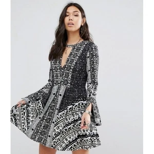 Free People Tegan Border Print Mini Dress Long Bell Sleeves Cutout V-Neck A-Line - Picture 1 of 13
