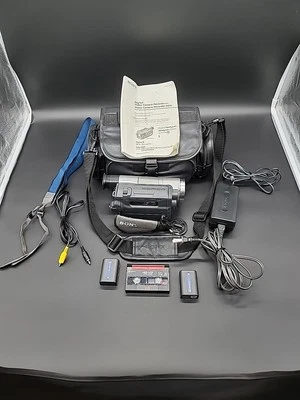 Sony Handycam DCR-TRV140  Digital 8 Video Camera Recorder COMPLETE  - Image 1 of 4
