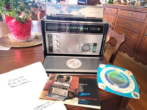 Zenith Royal 7000-1 Trans-Oceanic Transistor Radio - Excellent Condition - Picture 1 of 11