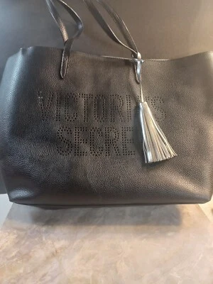 Bolso de Mano Victoria's Secret Grande Guijarro Negro Con Borla Plateada Interior Usado 1x Foto 1 de 4
