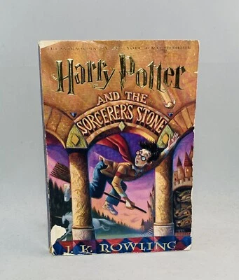 Harry Potter And The Sorcerer's Stone-Rowling-TRUE First/1st SC/PB Edition-RARE! - Image 1 of 4