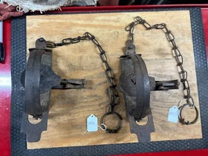 2 Antique Oneida Victor Vintage #14 Jump TRAPS w/ Teeth for Beaver,Wolf,Lion M93 - Picture 1 of 10