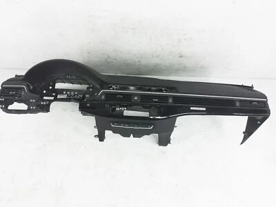 Panel de instrumentos Audi A4 2017-2019 sedán *sin pantalla frontal* Foto 1 de 4