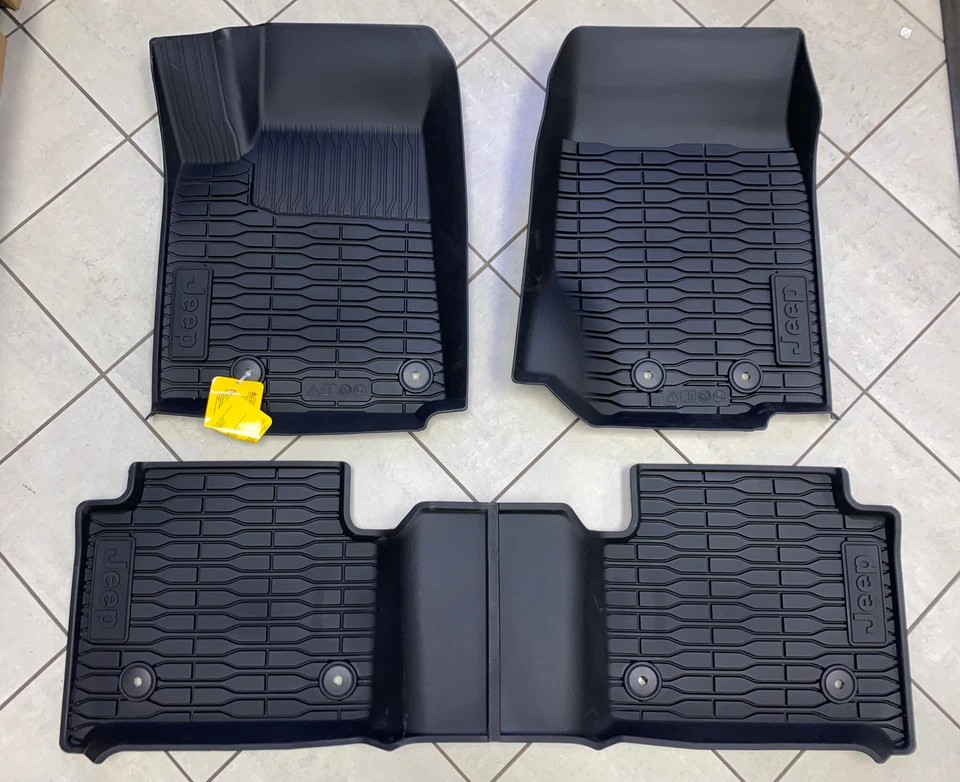 2022-26 Jeep Grand Cherokee New Body WL74 PHEV All Weather Floor Mats 82216025AC Foto 1 de 4