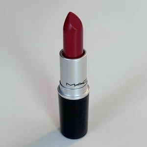 MAC ACTION SATIN LIPSTICK*** - Picture 1 of 11