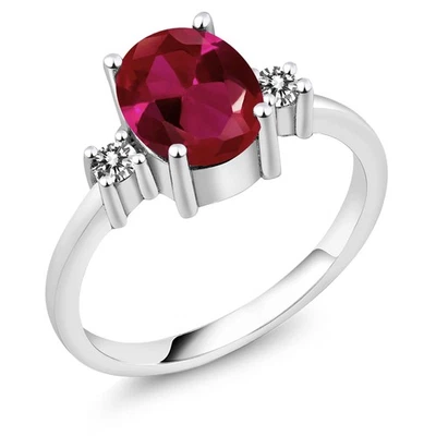 Anillo de compromiso de 3 piedras con rubíes y diamantes creados en plata de ley 925 para mujer Foto 1 de 4