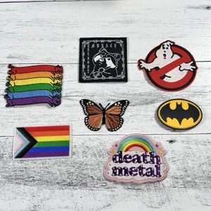 Retro 80s Eclectic Lot of 7 Iron On and Embroidery Patches Batman Ghostbusters - Picture 1 of 6