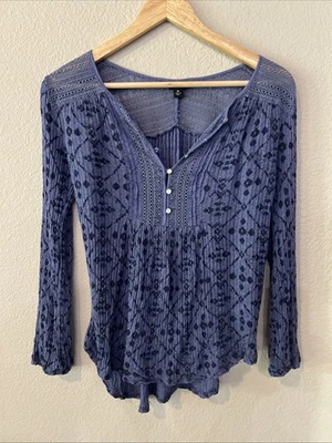 Lucky Brand Shirt BLUE FLORAL Print 1/2 Button Crinkle Crochet Neckline MEDIUM - Image 1 of 4