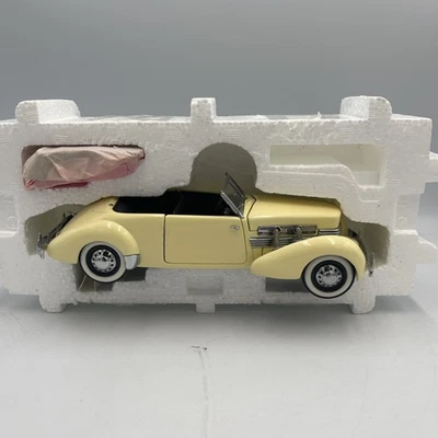 1937 Cord 812 Phaeton Coupe Yellow 1:24 Diecast Car - Franklin Mint + Box/COA - Image 1 of 4