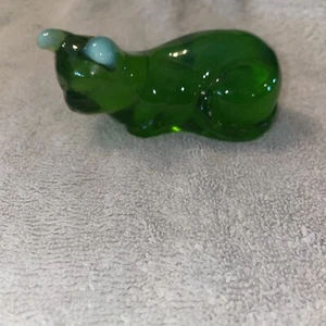 Vintage Mosser Art Glass 1990's Reclining Cat translucent emerald Green glass - Foto 1 di 6