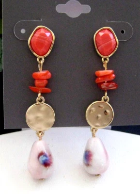 Pendientes colgantes Style & Co imitación coral y imitación perla estilo post Foto 1 de 3