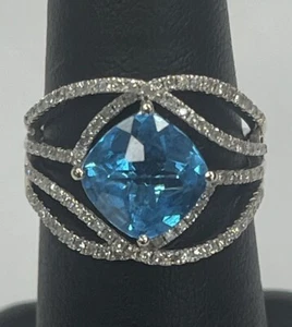 Anillo de cóctel EFFY® topacio azul de 3 quilates con diamantes de 1 quilate de oro blanco de 14 k talla 7 - Imagen 1 de 7