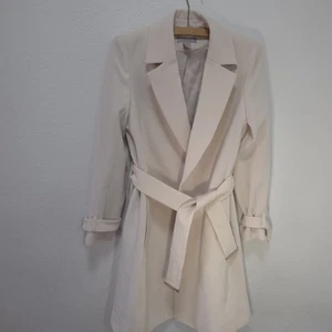 H&M Knee Length Coat Light Beige Classic Tie Waist Womens Size 0 - Picture 1 of 22
