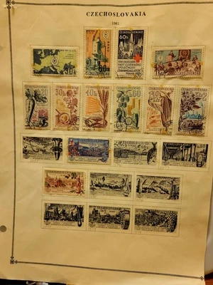 Lots Stamps CZECHOSLOVAKIA ON PAGES COLLECTION  - Image 1 of 4