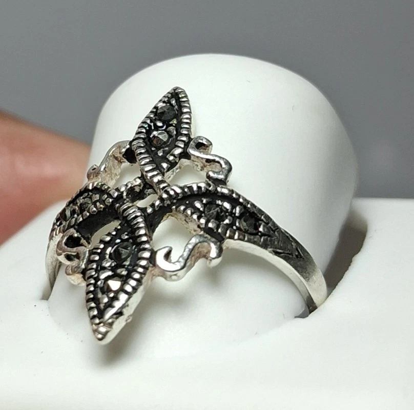 Anillo de Nudo de Bruja en Plata Mexicana925 Marquesita Silver Ring Size 8 - Image 1 of 4