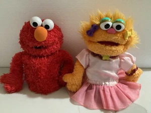 Lotto peluche pupazzi a mano Gund Sesame Street Muppets: ELMO 10” & ZOE 12” - Foto 1 di 10