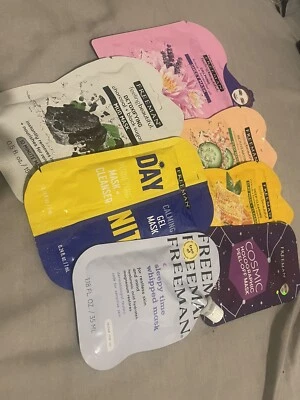 Freeman 7 (pictured) x3 = 21 Face Masks - Image 1 of 4