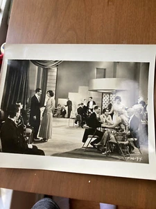  SCENE FROM THE MOVIE"Honor Among Lovers" - 1931 Film -- Still Photo 8x10 - Picture 1 of 2