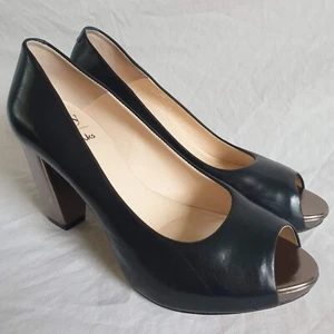 Clarks Heels Black Leather Court Size 4.5 - Picture 1 of 7