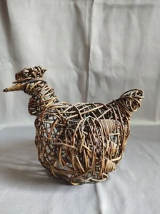 Vintage - Wire & Wicker Chicken / Hen Sculpture - Folk Art - Picture 1 of 7