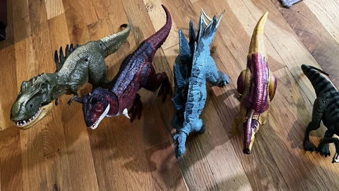 (5) Jurassic world Carnotaurus - Stegosaurus Parasaurolophus Velociraptor T-Rex Cover